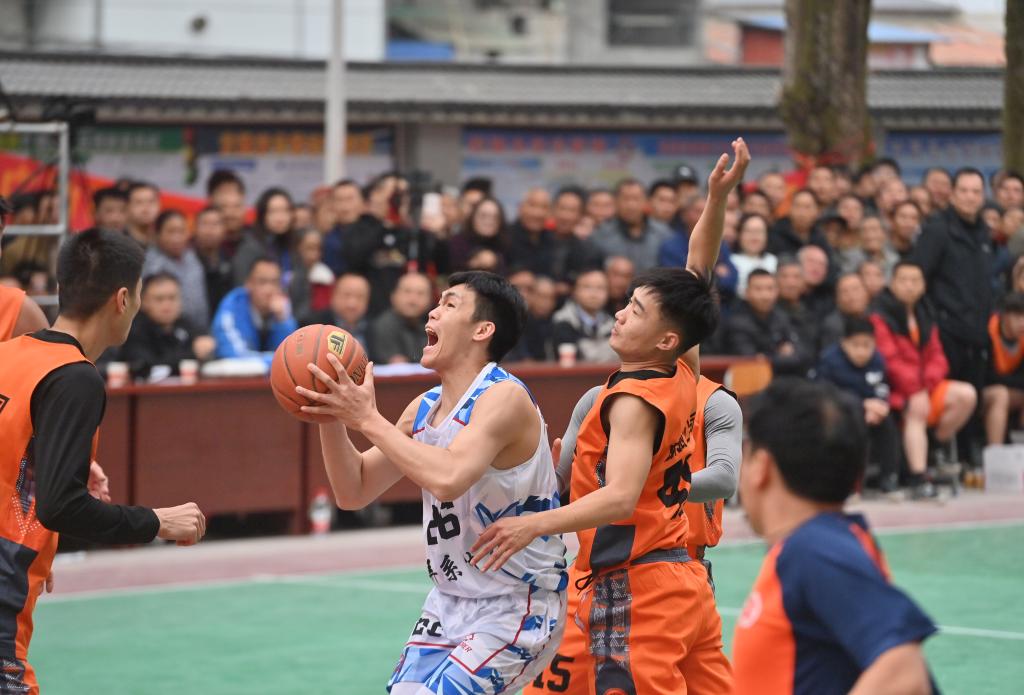 在场上良好