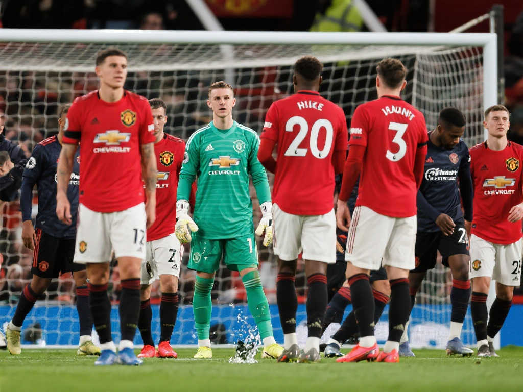 德比中显得 德比中显得